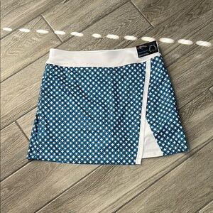 Callaway golf skirt, geo NWT M